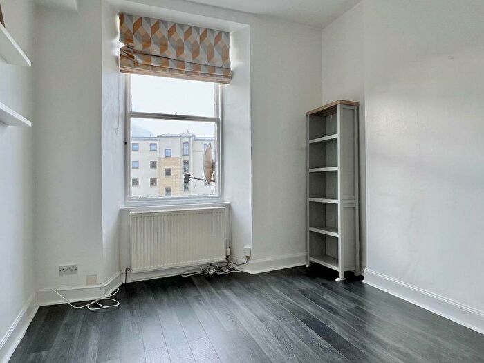 1 Bedroom Flat To Rent In Flat, F1