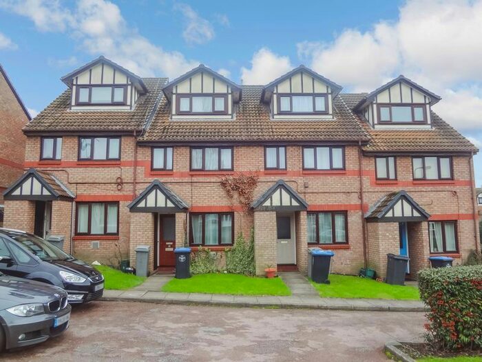 1 Bedroom Flat To Rent In Viewfield Close, Harrow, HA3