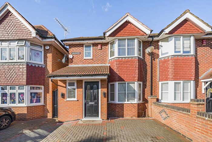 4 Bedroom Town House To Rent In Westlands Avenue, Slough, SL1