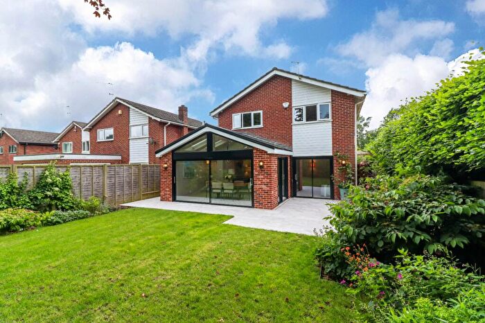 4 Bedroom Detached House For Sale In Wannions Close, Chesham, Buckinghamshire, HP5