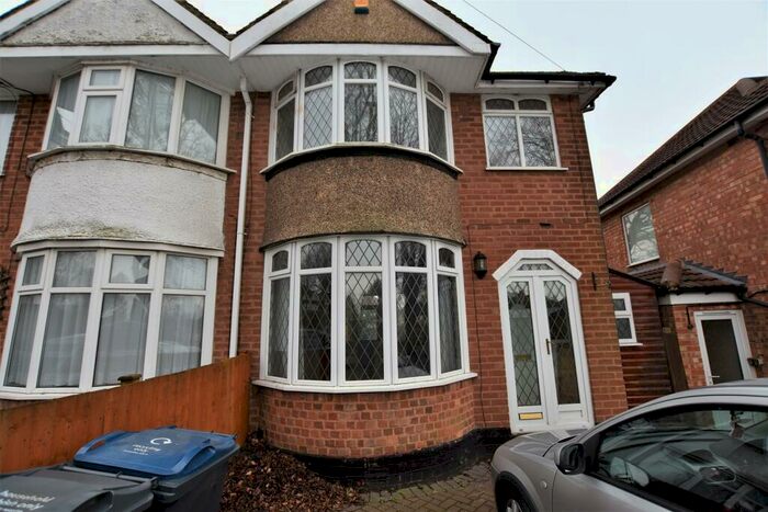 3 Bedroom Semi-Detached House To Rent In Falconhurst Road, Birmingham, B29