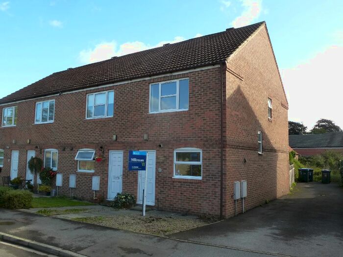 2 Bedroom Town House To Rent In Rosemary Court, Easingwold, York, YO61