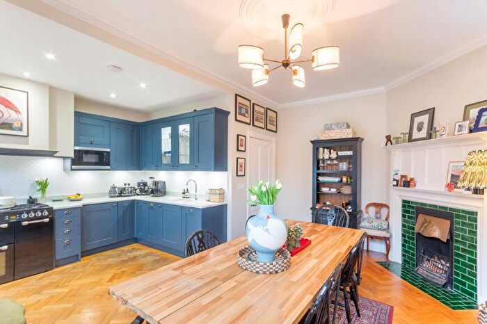 6 Bedroom Terraced House For Sale In Kingsland, Jesmond, Newcastle Upon Tyne, NE2