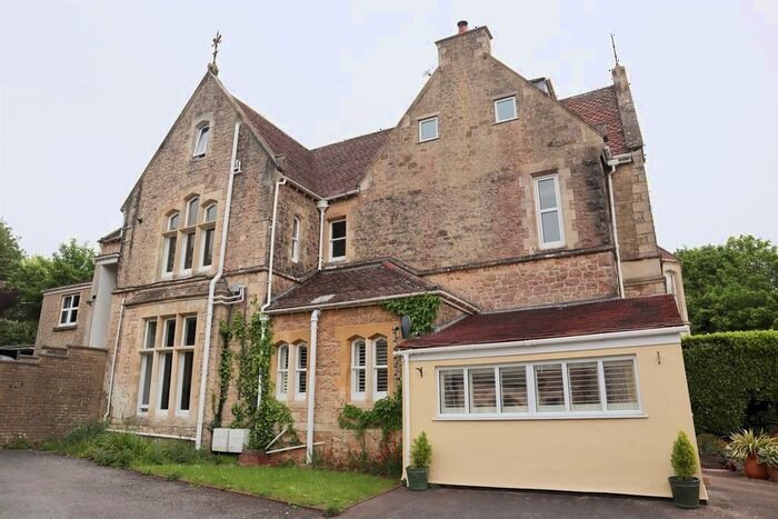 2 Bedroom Flat To Rent In Castle Road, Clevedon, BS21