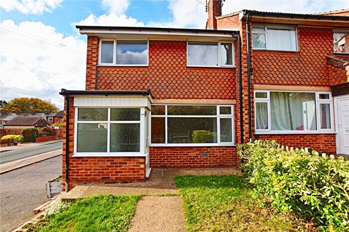 3 Bedroom End Of Terrace House For Sale In Chalcombe Road, Northampton, NN2