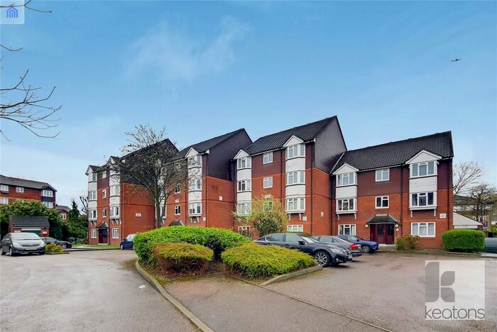 2 Bedroom Flat To Rent In Weald Close, London, SE16