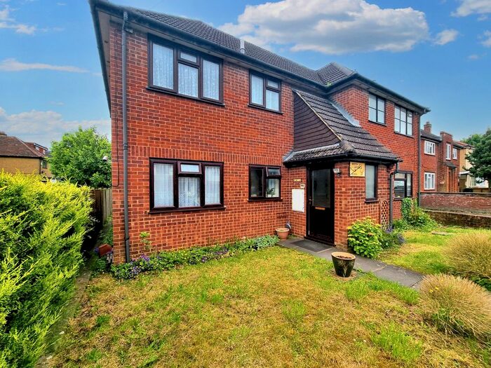 1 Bedroom Flat To Rent In Mill End Road, High Wycombe, HP12