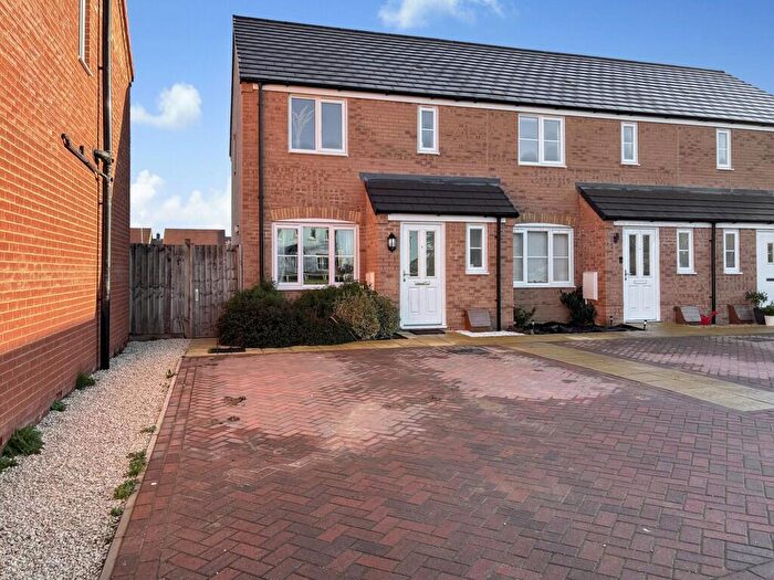 3 Bedroom End Of Terrace House For Sale In Robinson Drive, Thurston, IP31