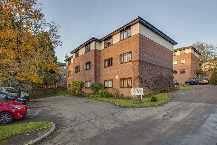 2 Bedroom Flat For Sale In London Road, High Wycombe, HP11