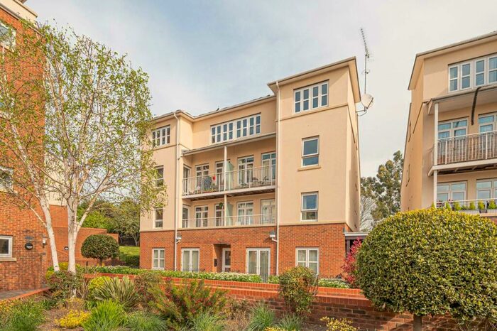 2 Bedroom Flat To Rent In Fitzwilliam Close, Whetstone, London, N20