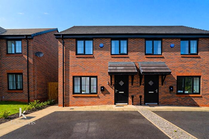 3 Bedroom Semi-detached House For Sale In Bridleway Close, Bury, BL8