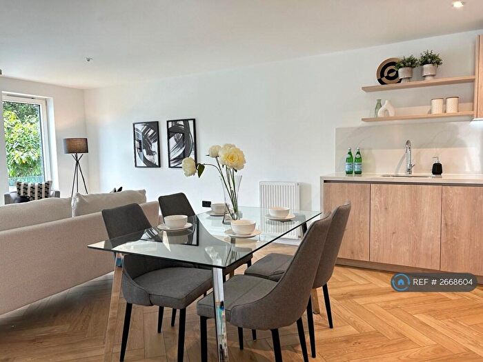 2 Bedroom Flat To Rent In Saughton Road North, Edinburgh, EH12