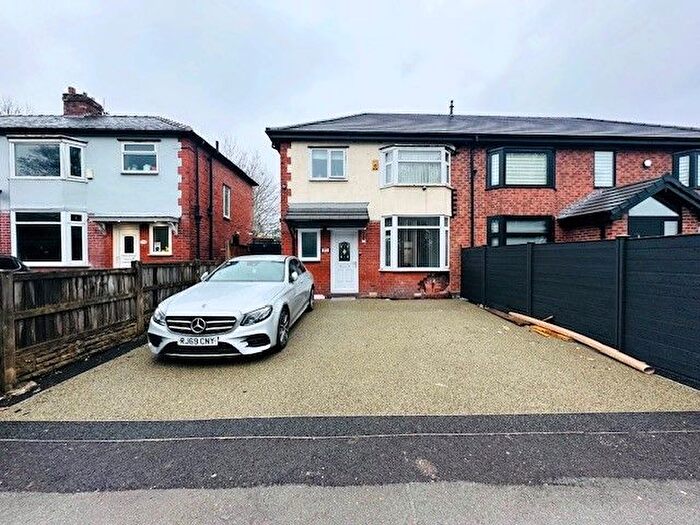 3 Bedroom Semi-Detached House To Rent In Shepherd Cross Street, Halliwell, Bolton, BL1