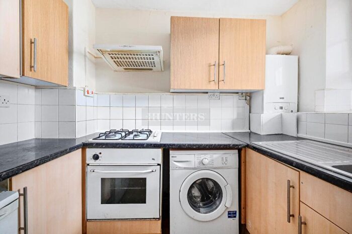 2 Bedroom Flat To Rent In Corry House, Wades Place, London, E1