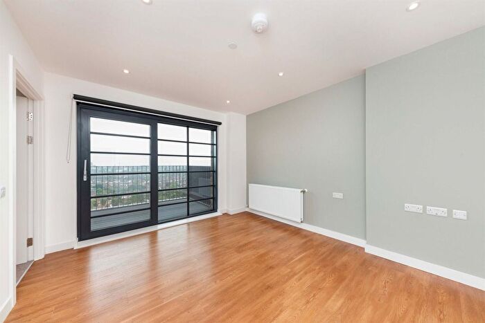 1 Bedroom Flat To Rent In Southway, Wembley, HA9