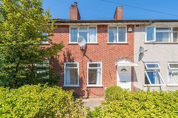 3 Bedroom Terraced House To Rent In Hassop Walk, London, SE9