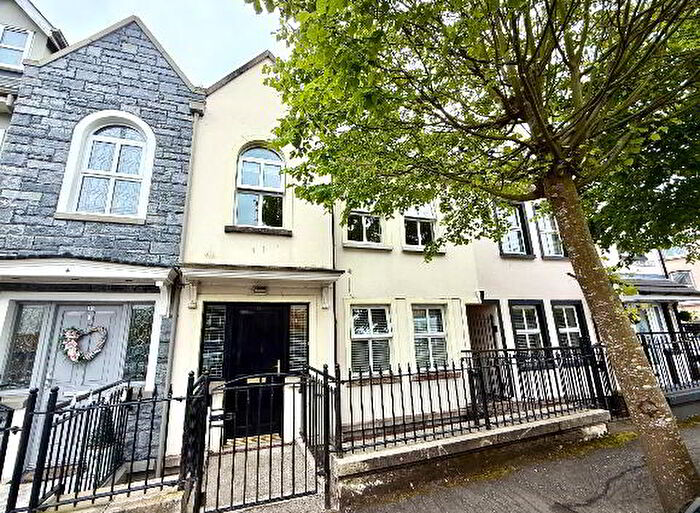 3 Bedroom Maisonettes For Sale In Northland Way, Derry, BT48