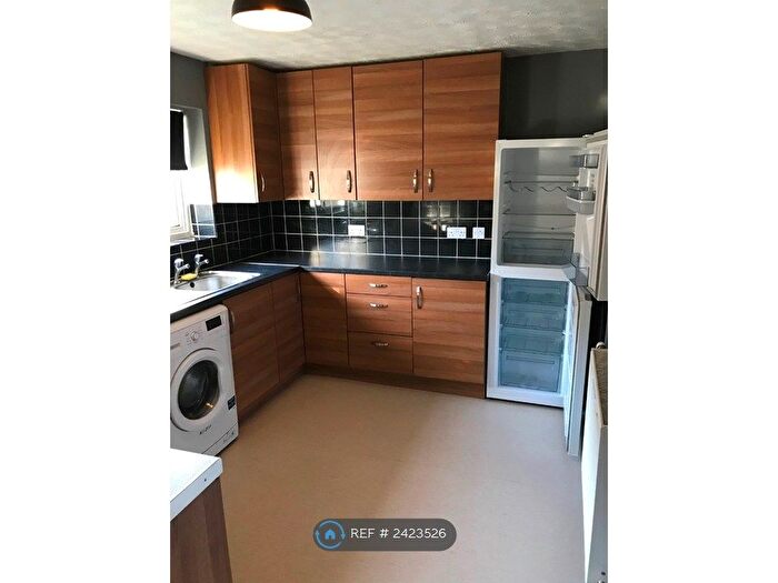2 Bedroom Flat To Rent In Gibbons Avenue, Stapleford, Nottingham, NG9