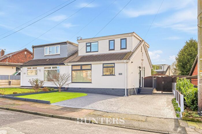 3 Bedroom Semi Detached Bungalow For Sale In Warwick Road, Alkrington, Manchester, M24