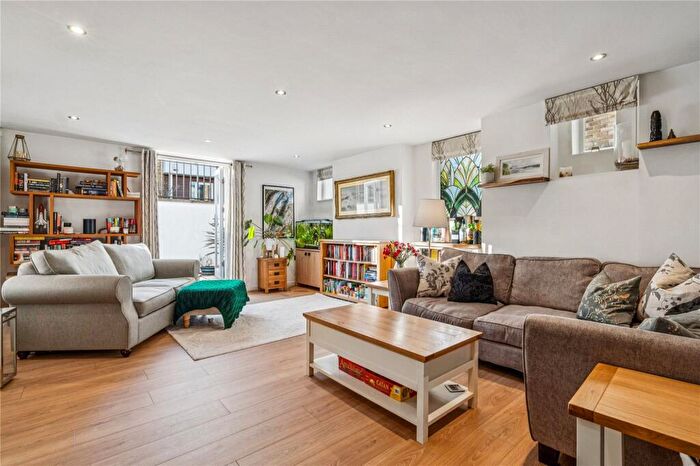 2 Bedroom Apartment For Sale In Balham Grove, SW12