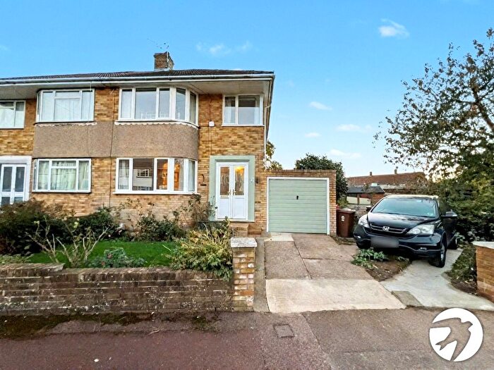 3 Bedroom Semi Detached House For Sale In Berkeley Close, Rochester, Kent, ME1