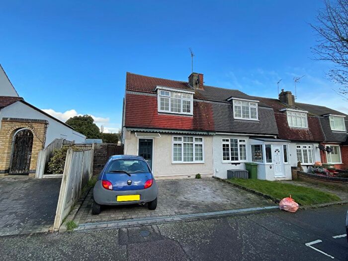 2 Bedroom End Of Terrace House For Sale In Somerset Gardens, Hornchurch, Essex, RM11