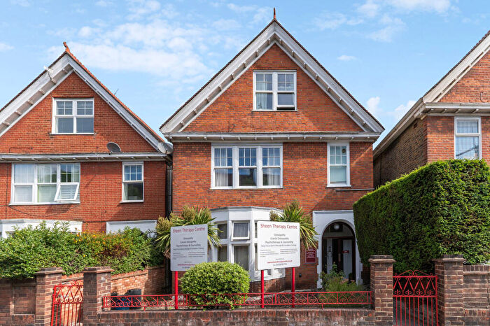 Property For Sale In Upper Richmond Road West, East Sheen, London, Richmond, SW14