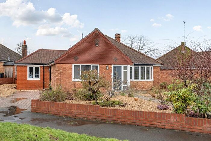 3 Bedroom Bungalow For Sale In Littlepark Avenue, Havant, PO9