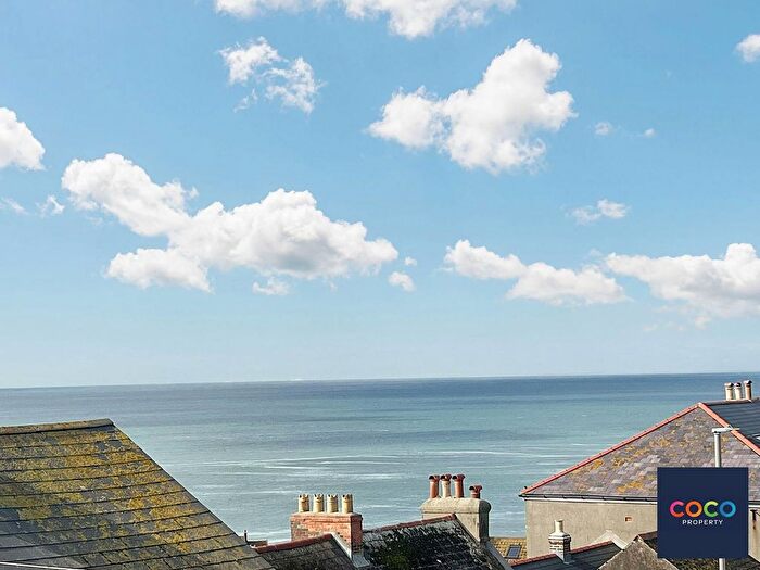 2 Bedroom Flat For Sale In Fortuneswell, Portland, Dorset, DT5