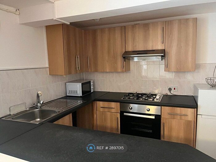 1 Bedroom Flat To Rent In York Place, Newport, NP20