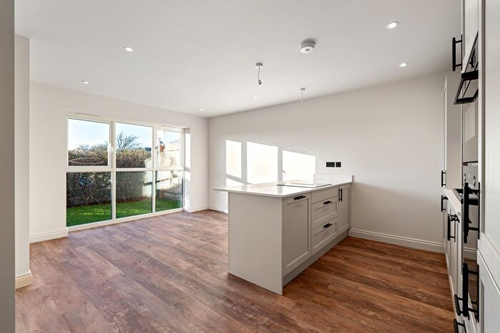 4 Bedroom Semi-Detached House To Rent In Lodge Road, Lymington, Hampshire, SO41