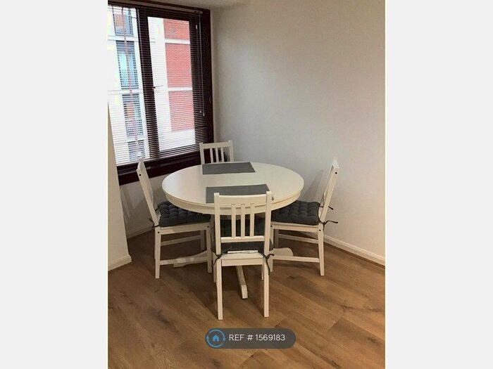 1 Bedroom Flat To Rent In Lochrin Place, Edinburgh, EH3