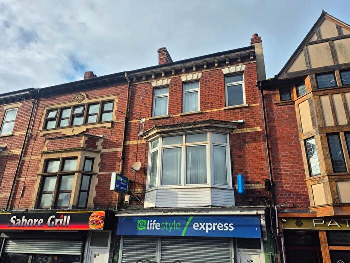 2 Bedroom Flat To Rent In Cardiff Road, NP20