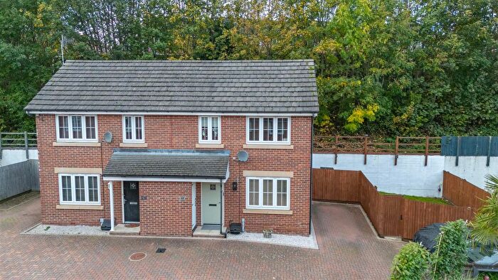 2 Bedroom Semi Detached House For Sale In Askew Way, Chesterfield, S40
