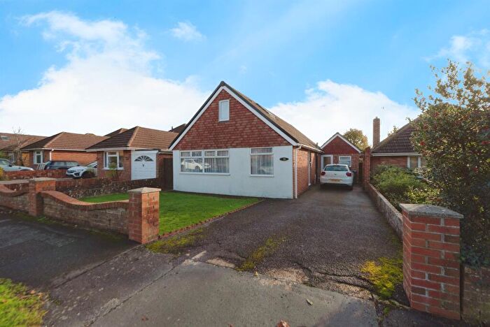 5 Bedroom Bungalow For Sale In Morelands Road, Waterlooville, PO7