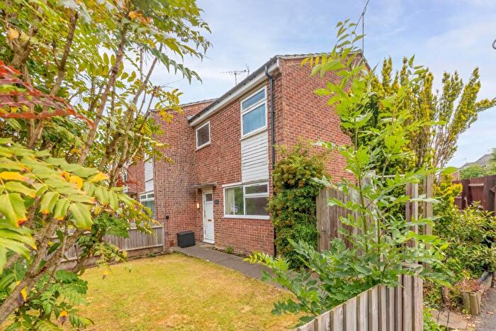 3 Bedroom End Of Terrace House For Sale In Knaves Hill, Leighton Buzzard, LU7
