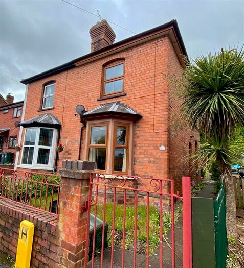 2 Bedroom Semi-Detached House To Rent In Redland Road, Malvern, WR14