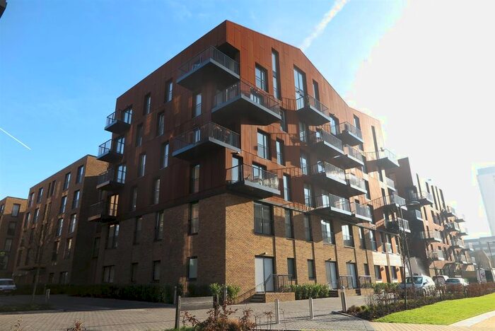 1 Bedroom Flat To Rent In Royal Victoria Gardens, Whiting Way, Surrey Quays, SE16