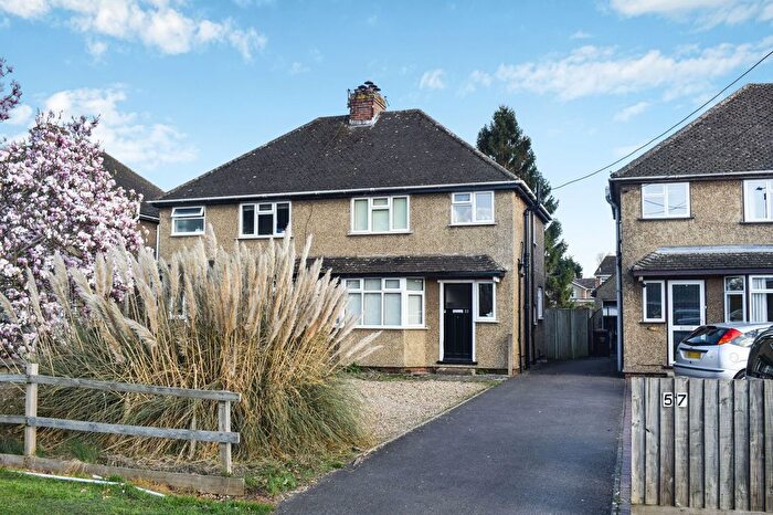 3 Bedroom Semi-Detached House To Rent In Yarnton Road, Kidlington, OX5