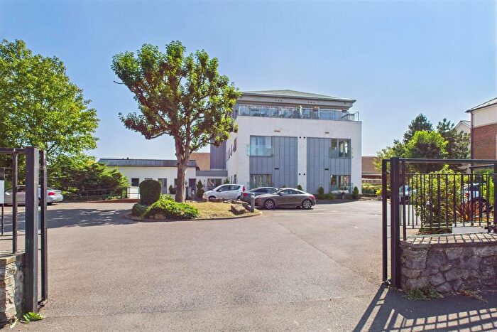 2 Bedroom Flat For Sale In Stylish Central Clevedon Ground Floor Flat, BS21