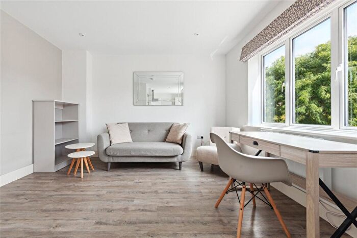 1 Bedroom Apartment To Rent In Middle Way, Summertown, OX2