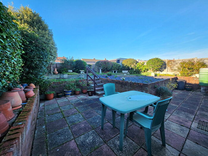2 Bedroom Detached Bungalow For Sale In Langdale Avenue, Ramsgate, CT11
