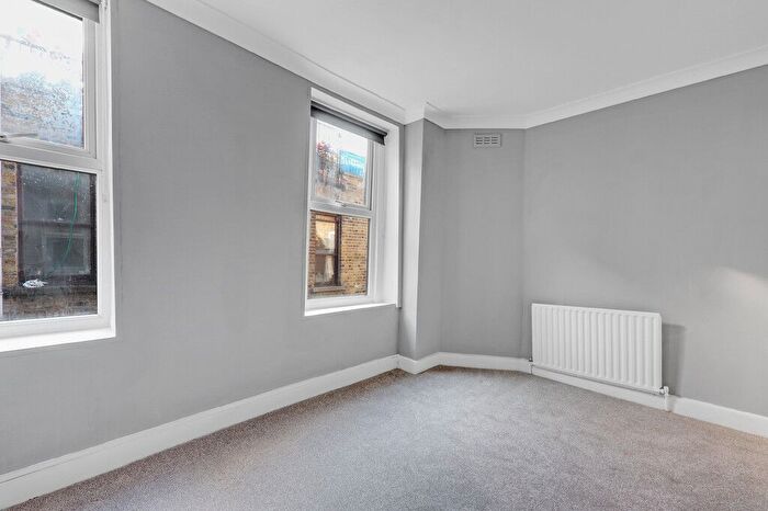 1 Bedroom Flat To Rent In Brighton Terrace, London, SW9