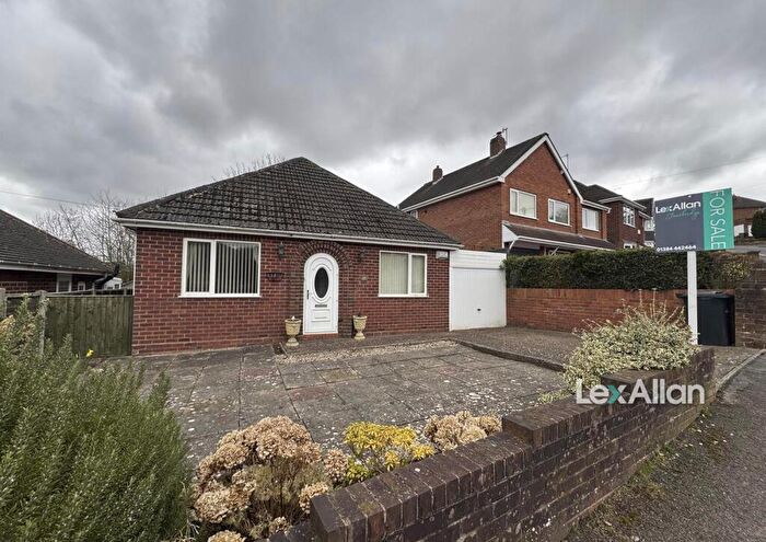 2 Bedroom Detached Bungalow For Sale In Kingsway, Stourbridge, DY8