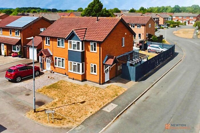 3 Bedroom Semi-Detached House For Sale In Sedgefield Drive, Syston, LE7
