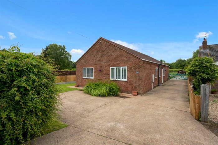 3 Bedroom Detached Bungalow For Sale In Wainfleet Road, Firsby, Spilsby, PE23