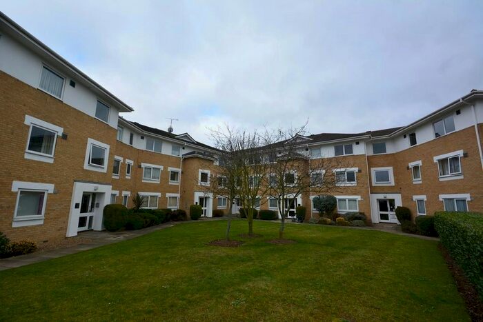 2 Bedroom Flat To Rent In Grange Court, Wood Street, CM2