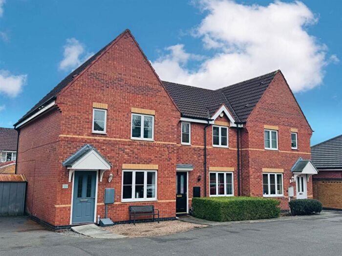 3 Bedroom Town House For Sale In Kildrummy Close, Chellaston, Derby, DE73