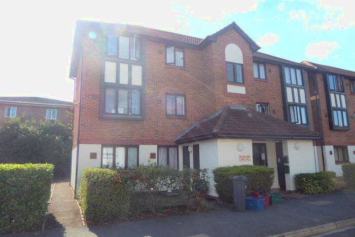 1 Bedroom Flat To Rent In Berry Court, Raglan Close, Hounslow, TW4