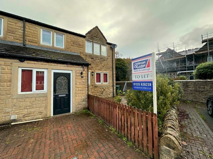 4 Bedroom Semi-Detached House To Rent In The Kingfishers, Silsden, BD20